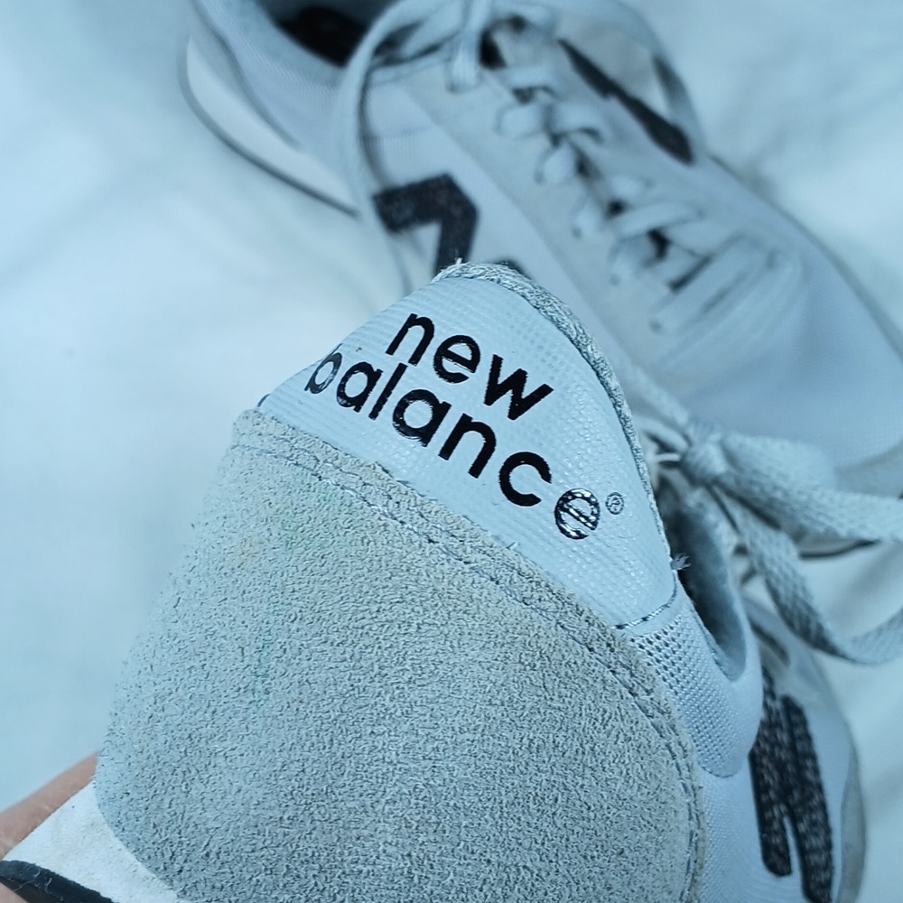New Balance Women's Light Gray and Black Mesh Running Sneakers size 6.5 - Picture 4 of 10